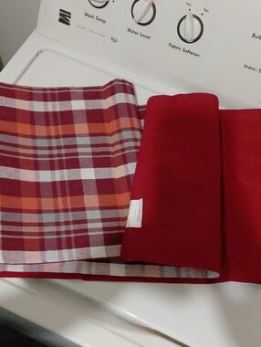 Red Plaid and Solid Table Runner Set